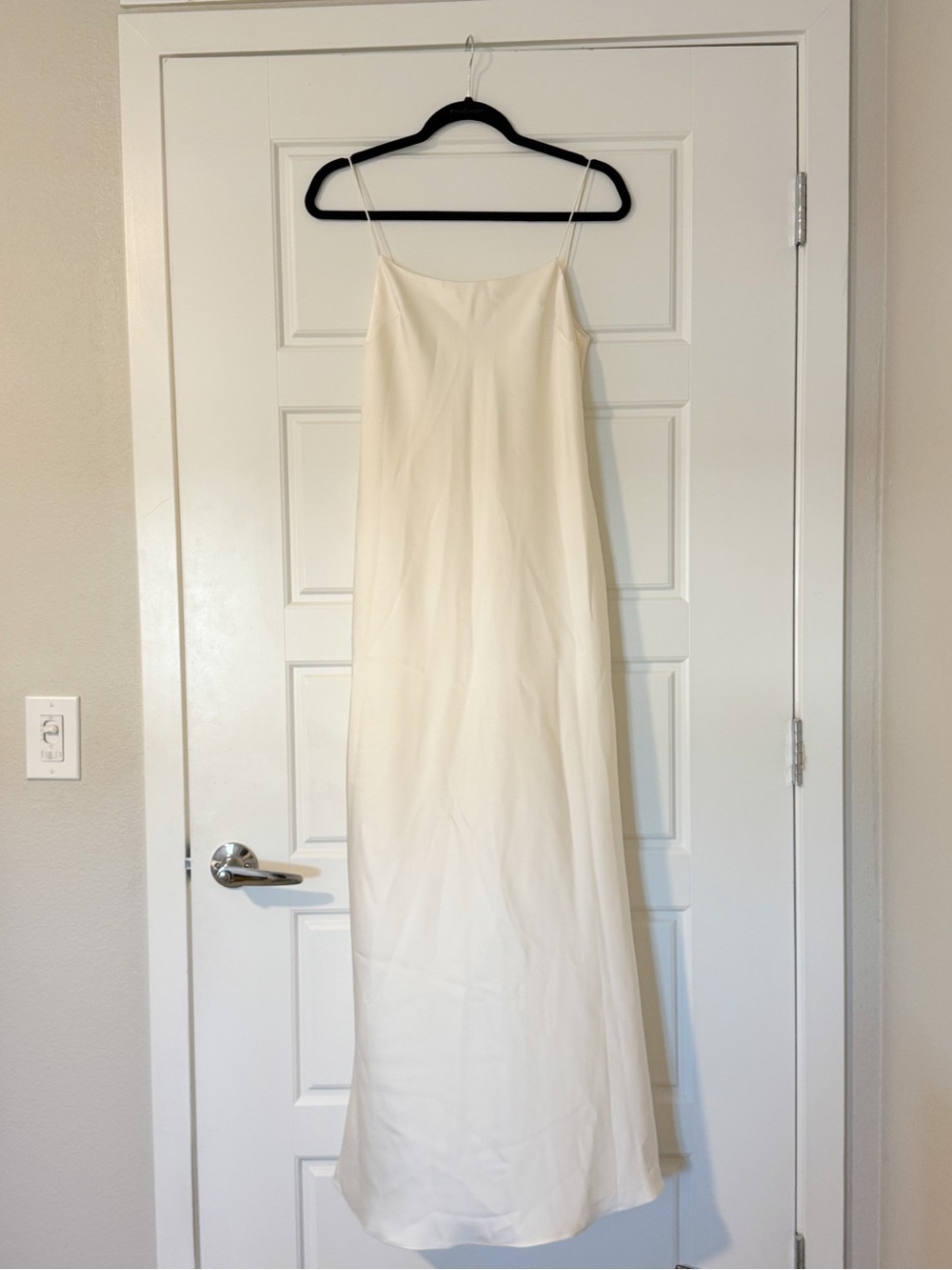 Huong - Valentine Dress (M) - Picture 4 of 16